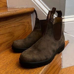 Blundstone Classic Chelsea 550 - NWOT
